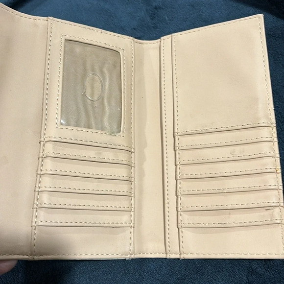 Colorful G Guess Wallet - Picture 4 of 5